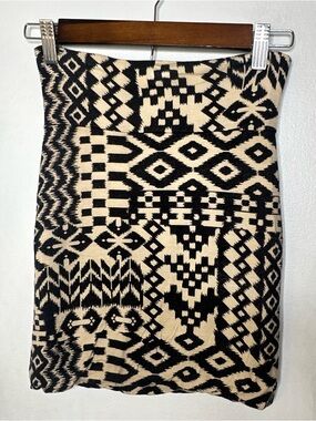 Forever 21 Black and Cream Tribal Print Mini Skirt XS